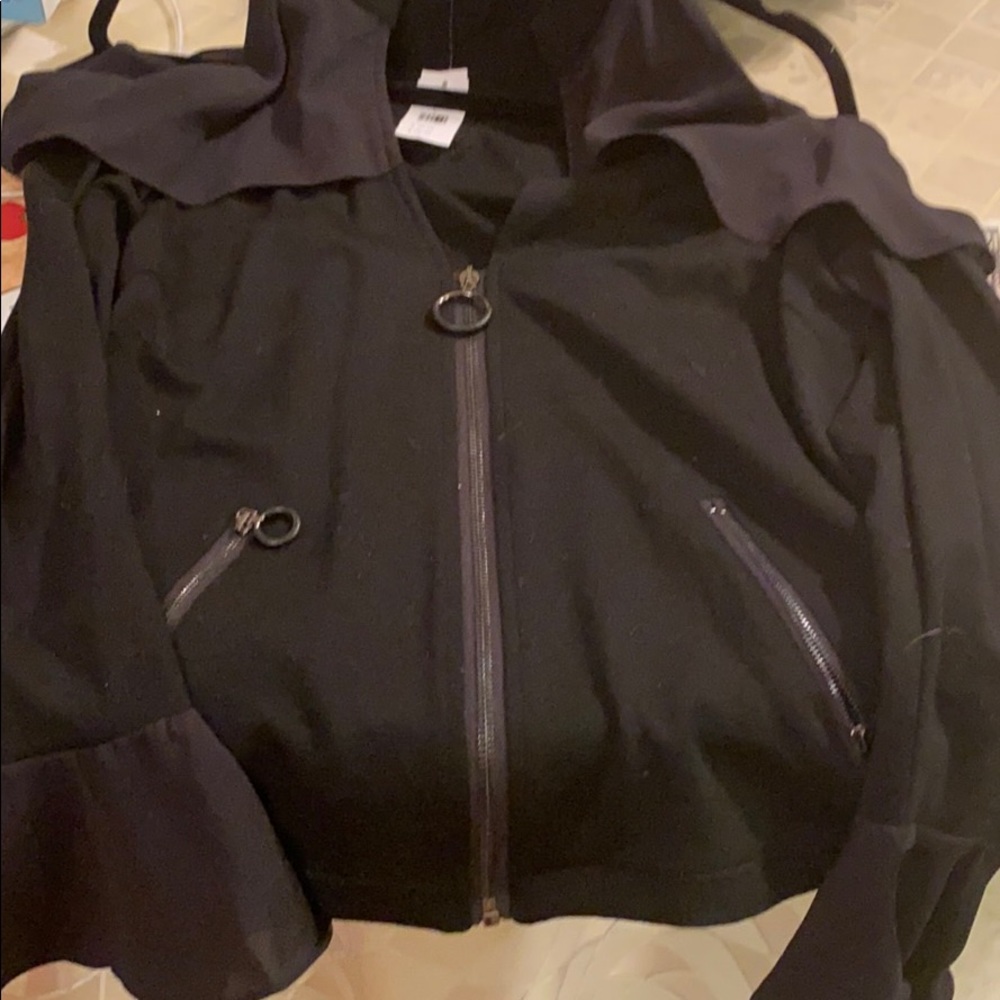 NWT Open shoulder blouse with long sleeves